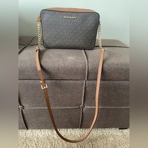 Michael Kors Ginny Medium Cross Body Purse